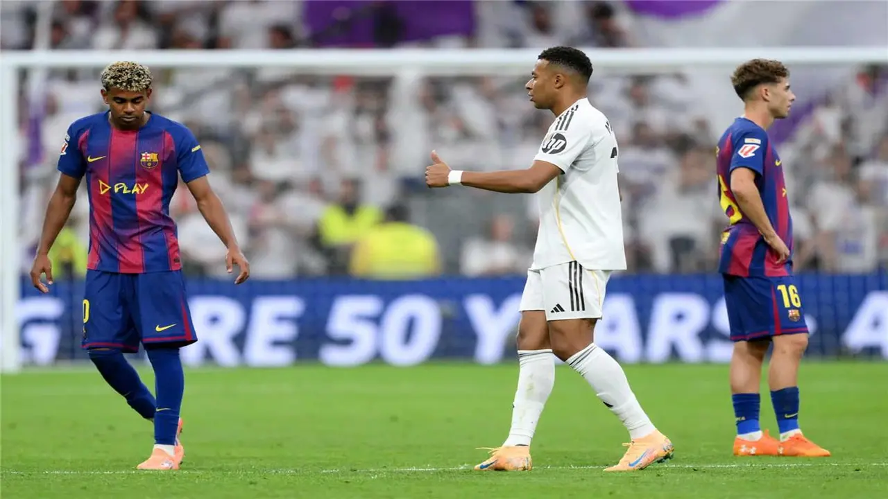 مواجهة حاسمة بالسوبر الإسباني.. نجم ريال مدريد السابق يحضر النهائي أمام برشلونة